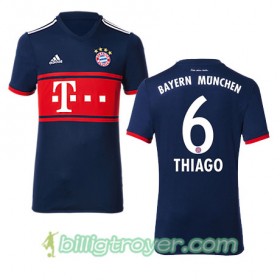 Billige Fotballdrakter FC Bayern München THIAGO 6 Bortedraktsett 2017/18 Kortermet