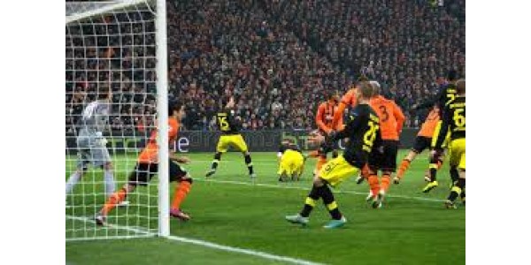 Bakforsvaret Pashcek vil bli "gammel" Dortmund