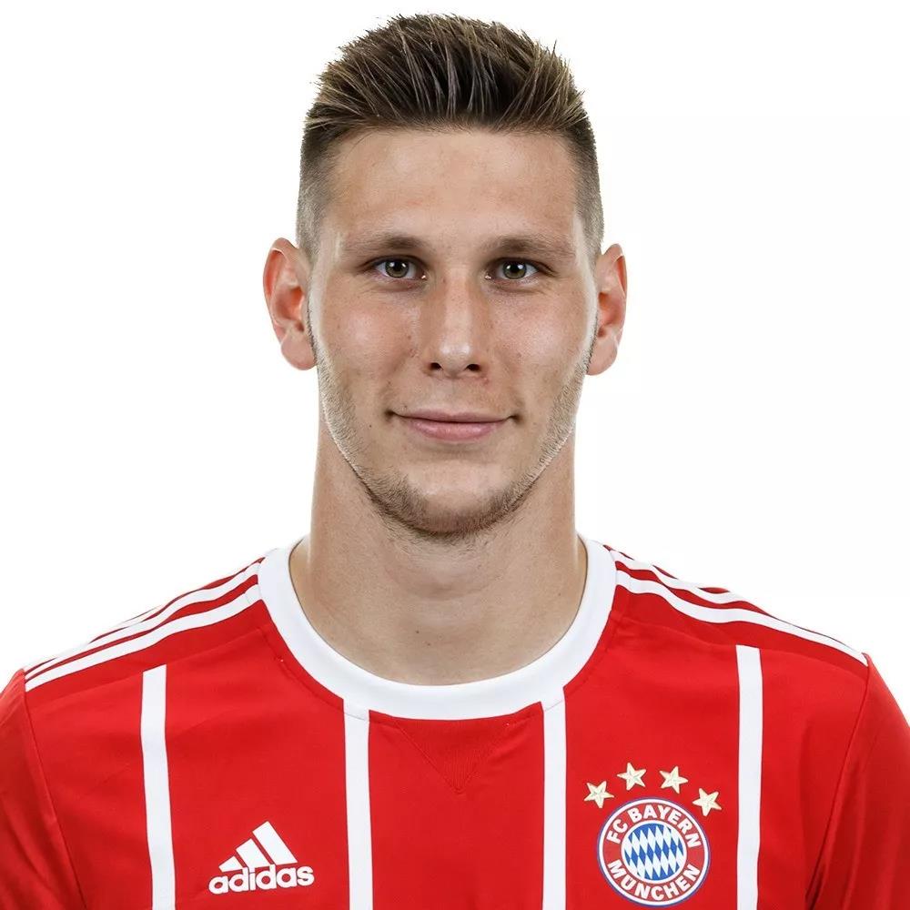 Ny Mertesacker Of Bayern